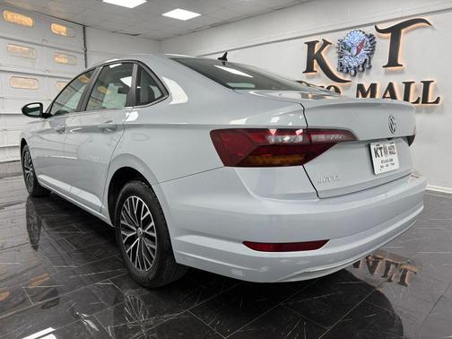 Platinum Gray Metallic 2019 Volkswagen Jetta 1.4T R-Line