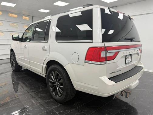 2017 Lincoln Navigator Select