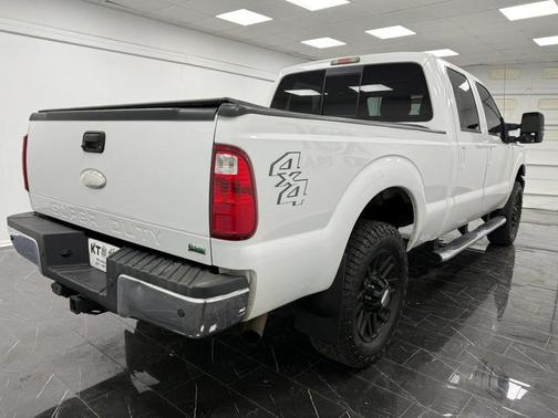 White 2011 Ford F-250 Lariat
