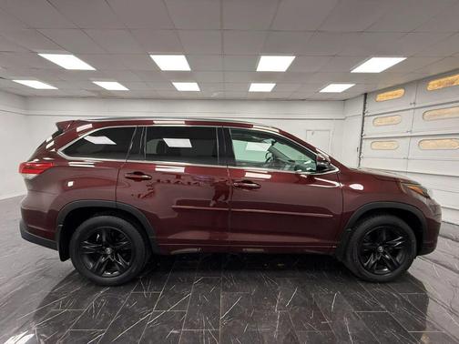 Maroon 2019 Toyota Highlander Limited