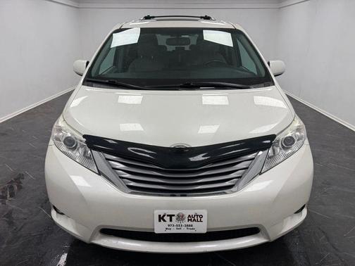 2017 Toyota Sienna XLE Premium