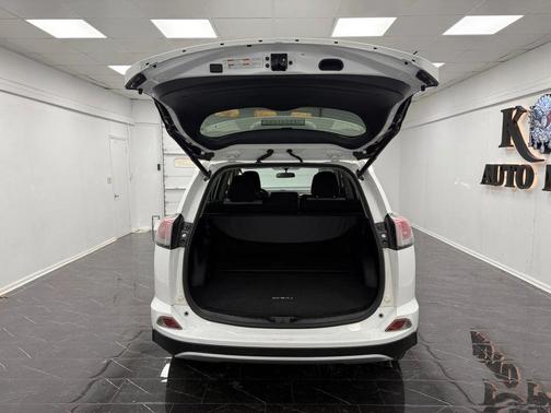 2016 Toyota RAV4 Hybrid XLE