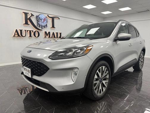 2020 Ford Escape Titanium