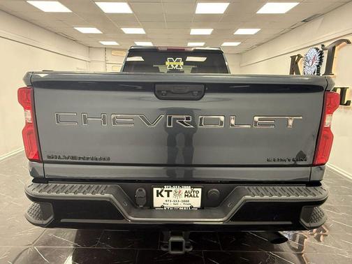 Shadow Gray Metallic 2020 Chevrolet Silverado 2500 Custom