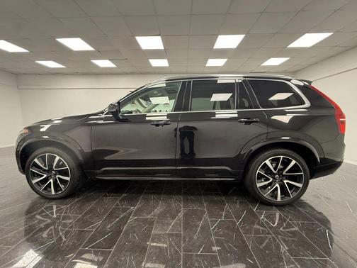2020 Volvo XC90 T6 Momentum