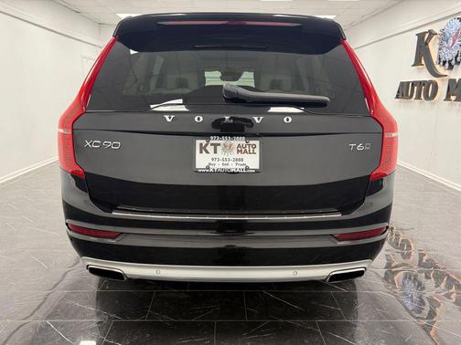 2020 Volvo XC90 T6 Momentum