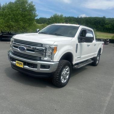 White 2017 Ford F-350 Lariat