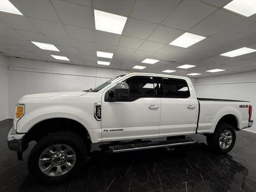 White 2017 Ford F-350 Lariat