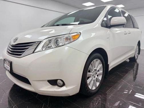 2016 Toyota Sienna XLE