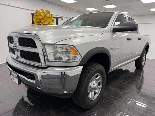 Bright Silver Metallic Clearcoat 2018 RAM 3500 Tradesman Crew Cab 4x4 6'4' Box