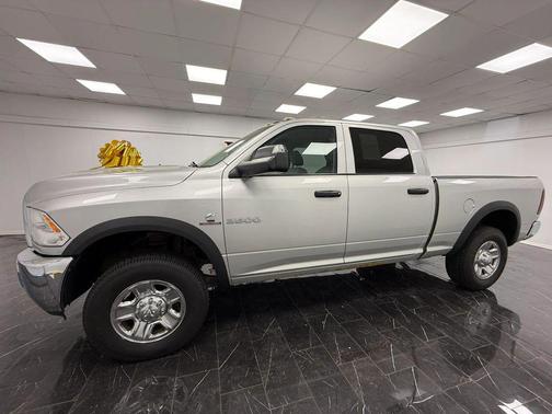 Bright Silver Metallic Clearcoat 2018 RAM 3500 Tradesman Crew Cab 4x4 6'4' Box