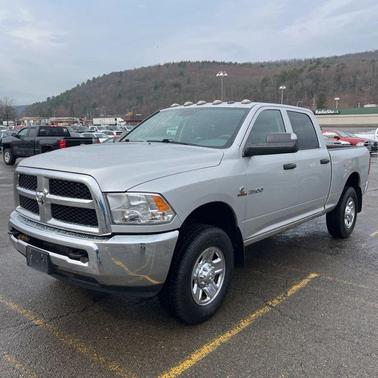 Bright Silver Metallic Clearcoat 2018 RAM 3500 Tradesman Crew Cab 4x4 6'4' Box