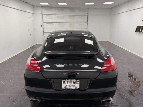 2013 Porsche Panamera 4