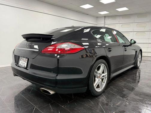 2013 Porsche Panamera 4