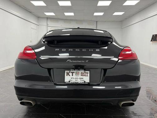 2013 Porsche Panamera 4