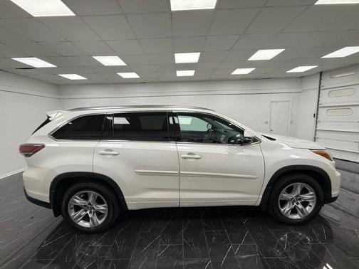 2016 Toyota Highlander Limited Platinum
