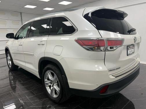 2016 Toyota Highlander Limited Platinum