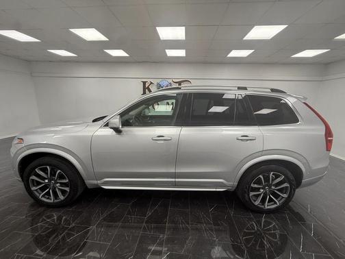 2018 Volvo XC90 T6 Momentum