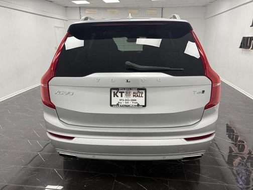 2018 Volvo XC90 T6 Momentum