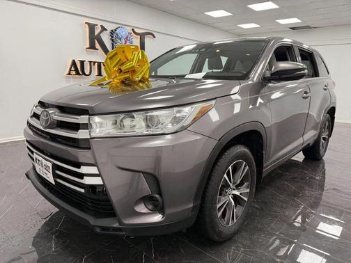 Predawn Gray Mica 2018 Toyota Highlander LE