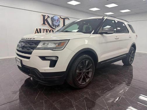 White 2018 Ford Explorer XLT