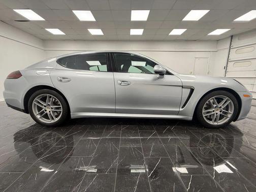 2015 Porsche Panamera 4