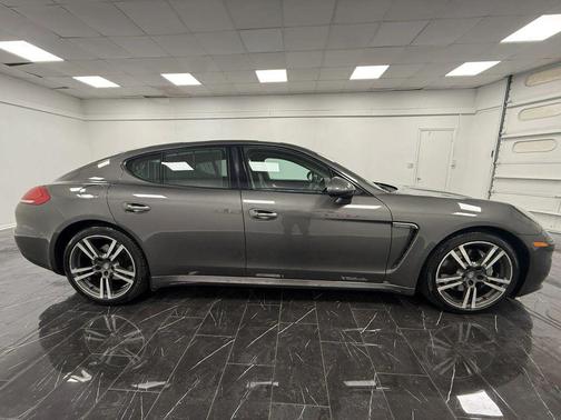 2014 Porsche Panamera 4