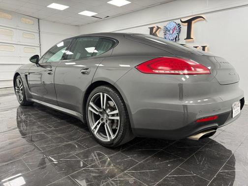 2014 Porsche Panamera 4
