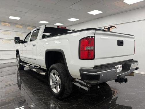 Summit White 2016 GMC Sierra 2500 SLT