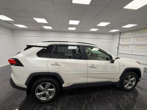 Blizzard Pearl 2021 Toyota RAV4 Hybrid Limited