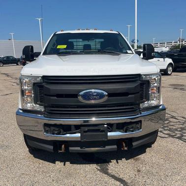 Oxford White 2018 Ford F-350 XL