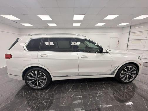 Mineral White Metallic 2020 BMW X7 xDrive40i