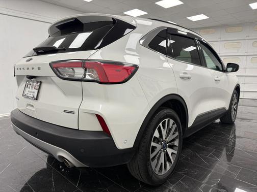 2020 Ford Escape Titanium