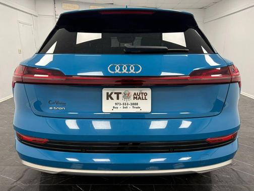 2019 Audi e-tron Premium Plus