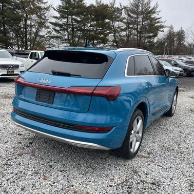 2019 Audi e-tron Premium Plus