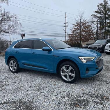 2019 Audi e-tron Premium Plus