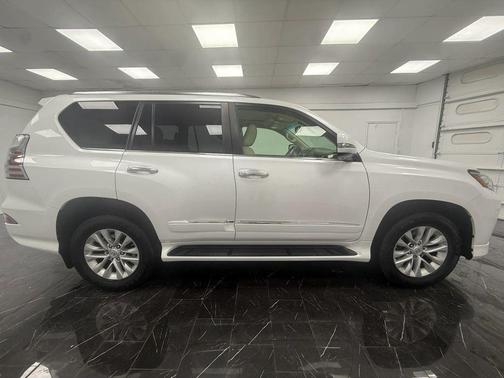 Starfire Pearl 2017 Lexus GX 460 Premium
