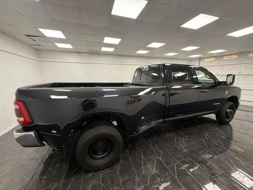 2021 RAM 3500 Big Horn Crew Cab 4x4 8' Box