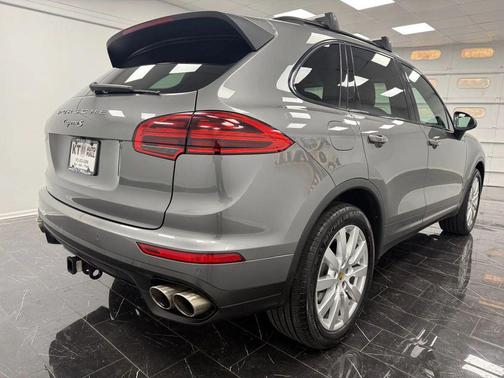 2016 Porsche Cayenne S