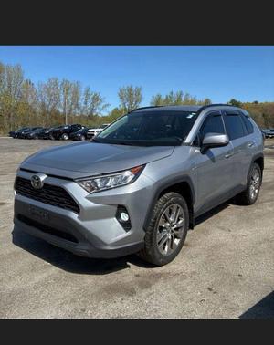 Silver Sky Metallic 2019 Toyota RAV4 XLE Premium