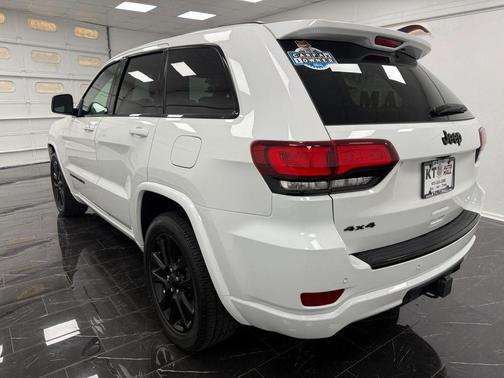 2017 Jeep Grand Cherokee Altitude