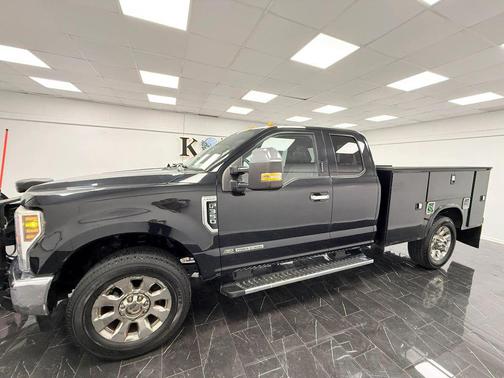 Shadow Black 2018 Ford F-350 Lariat