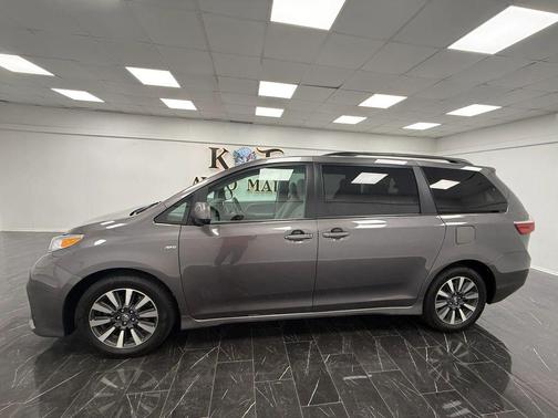 Gray 2019 Toyota Sienna LE