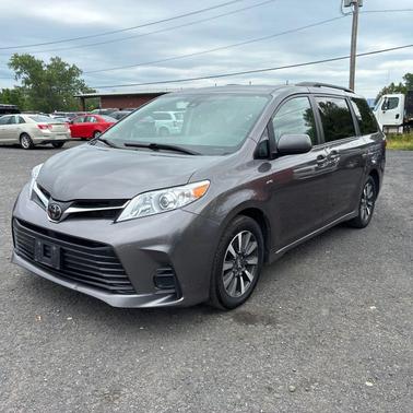 Gray 2019 Toyota Sienna LE