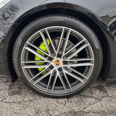 2018 Porsche Panamera 4