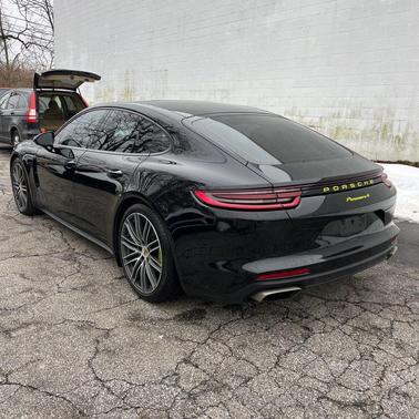 2018 Porsche Panamera 4