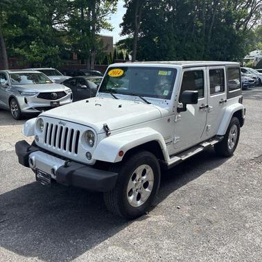 Bright White Clearcoat 2014 Jeep Wrangler Unlimited Sahara