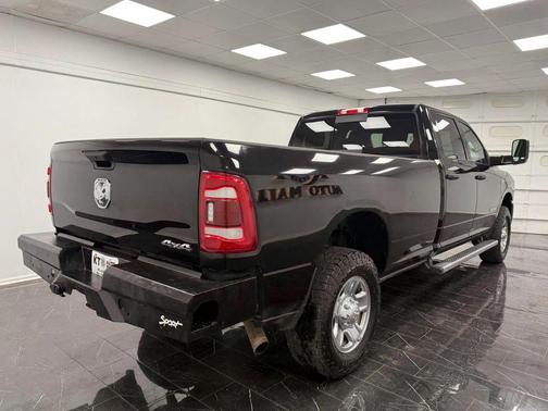 Diamond Black Crystal Pearlcoat 2020 RAM 2500 Tradesman Crew Cab 4x4 8' Box