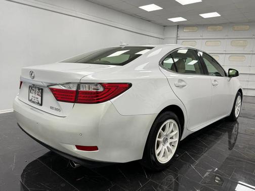 Starfire Pearl 2014 Lexus ES 350 Base
