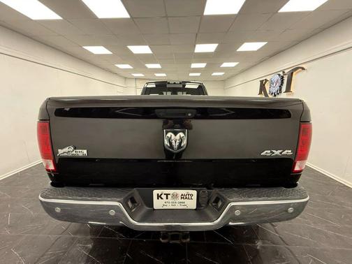 2018 RAM 3500 Big Horn Crew Cab 4x4 8' Box